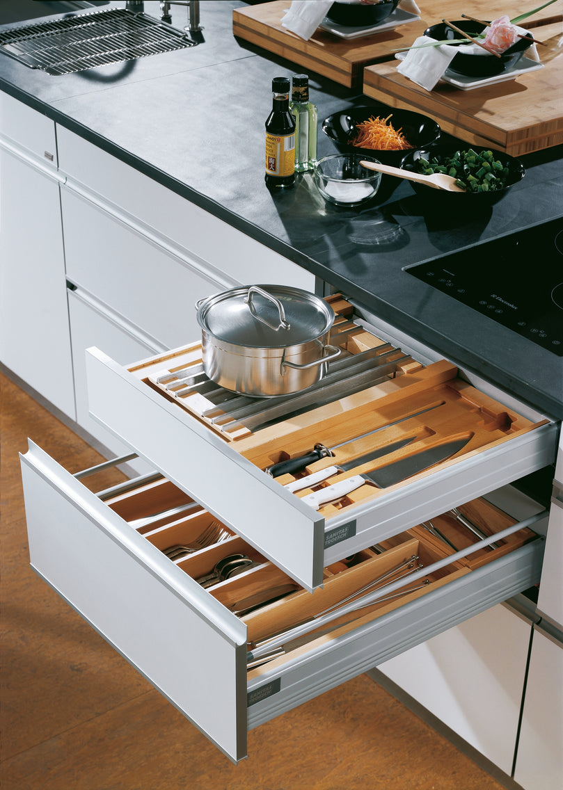 Europe Standard Cbmmart Solid Wood Professional High Gloss Cabinets Made in China MDF Lacquer Wooden Kitchen Furniture Cabinet